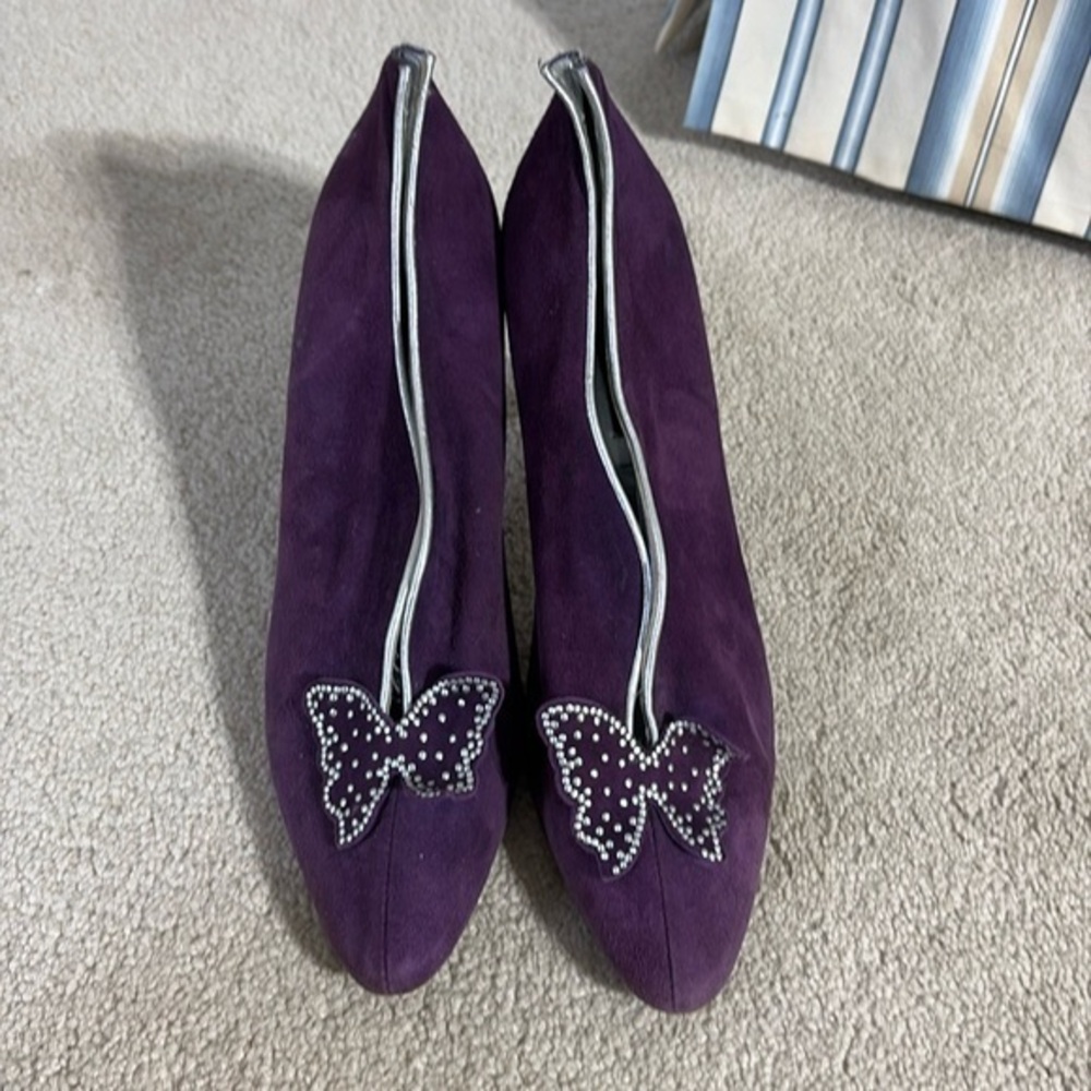 👻 Lulu Guinness, purple, suede and silver butterfly pointed toe pumps